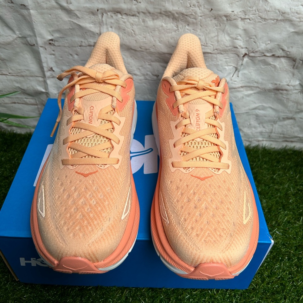 Hoka Clifton 9  Cantaloupe / White women size   7 new with box - Picture 9 of 17
